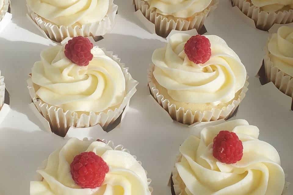 Lemon-raspberry cupcakes