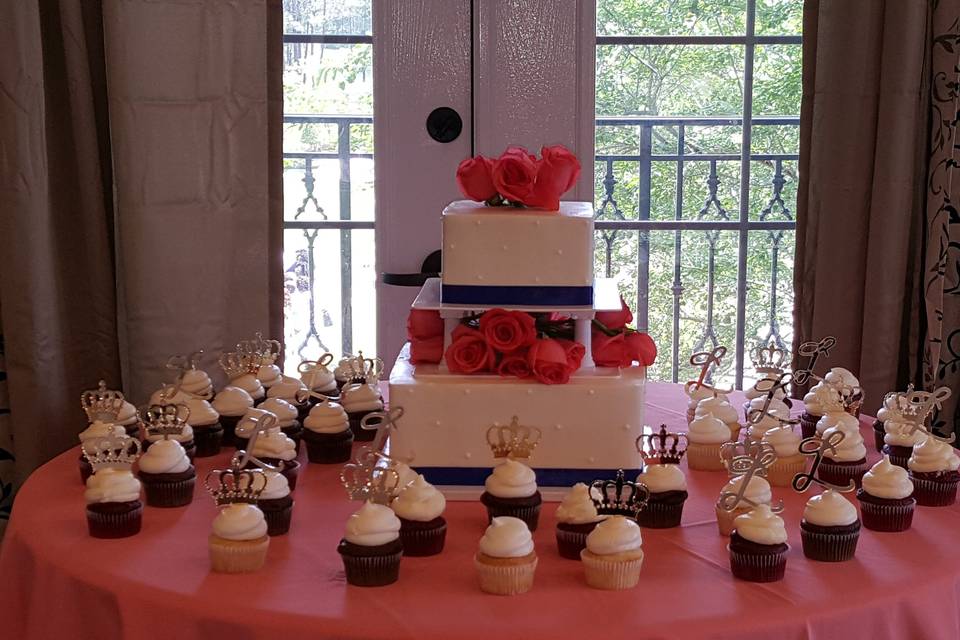 Cake & Cupcake Table