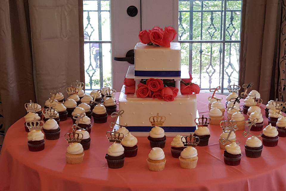 Cake & Cupcake Table