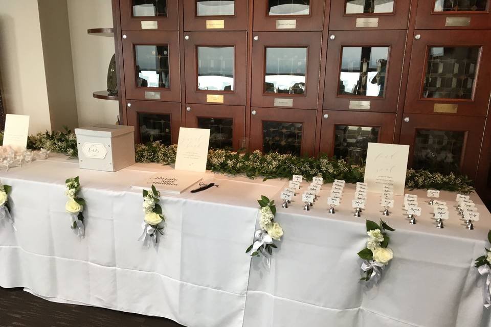 Using pew bows from ceremony