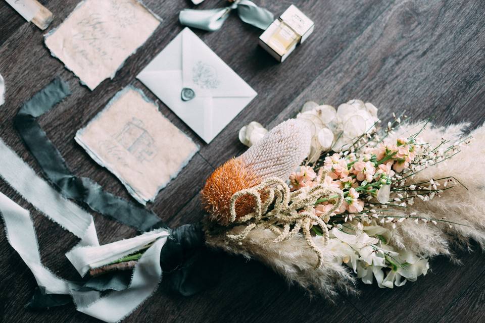 Paper tools for wedding