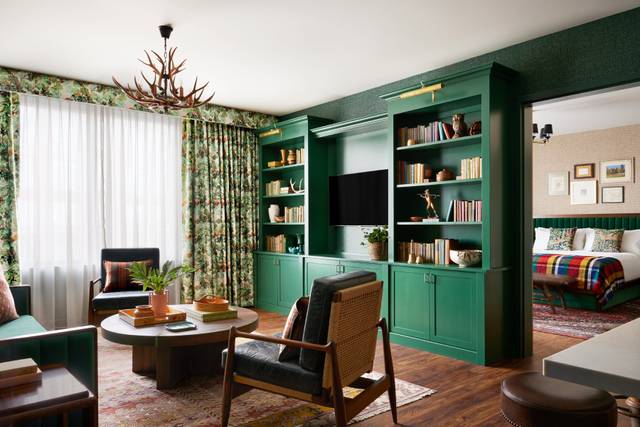 Bonnie Suite Parlor