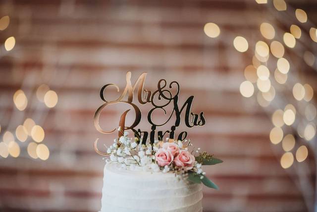 Cake topper