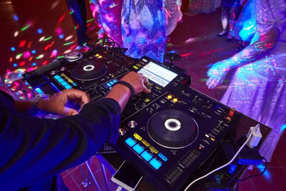 Wedding DJs & Wedding Reception DJ WeddingWire