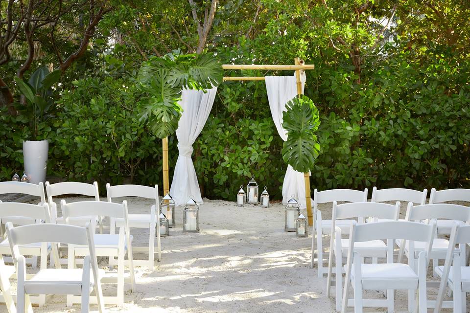 Bungalow Beach Ceremony