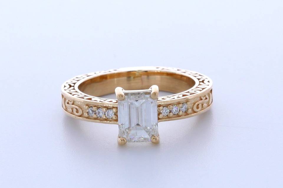 Rose gold emerald diamond ring