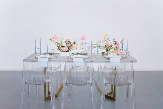 Dainty wedding table setup
