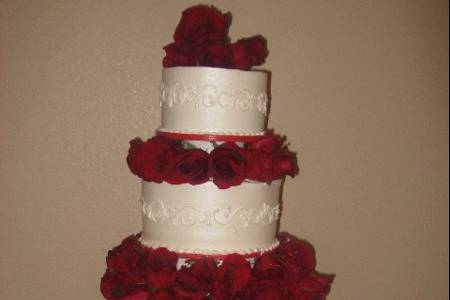 White wedding cake with minimal design