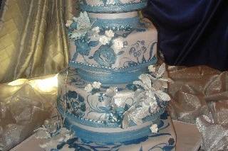 Elegant wedding cake