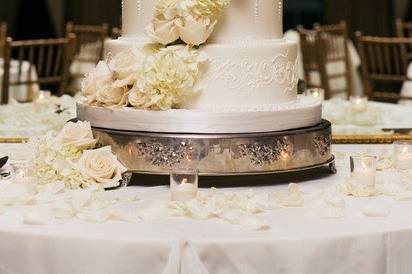 WEdding cake with flowers