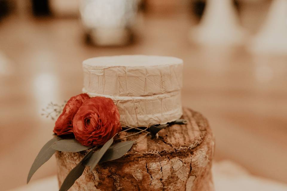 Cheese wheel cake