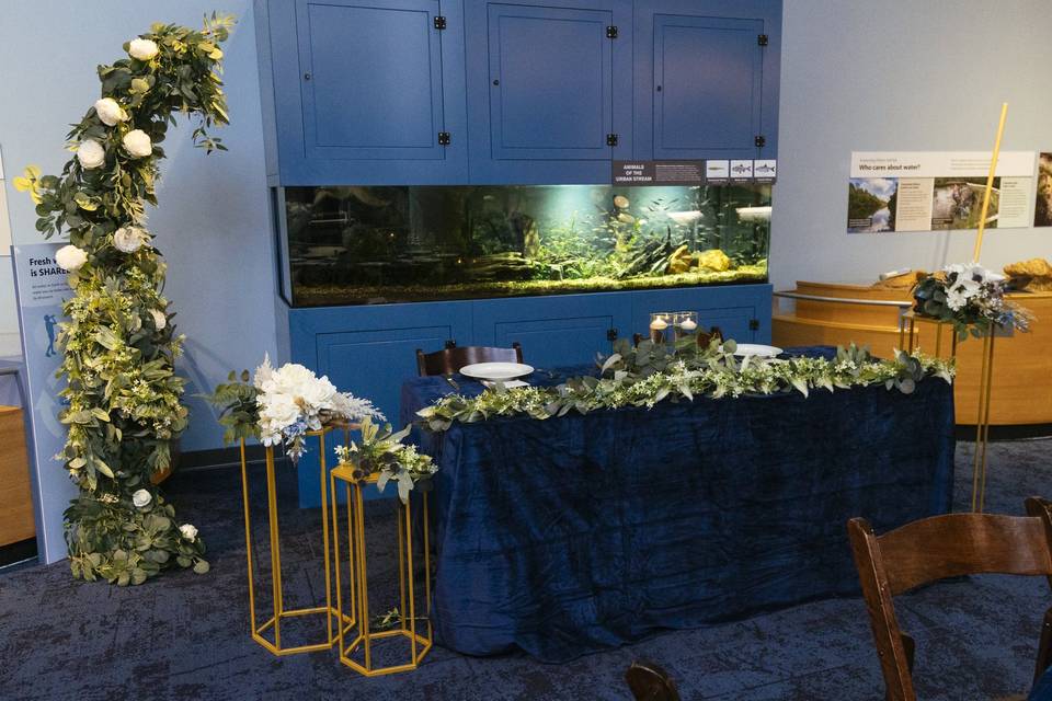 Aquarium couple table NRC1
