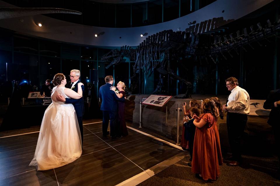 Family dance with dinos