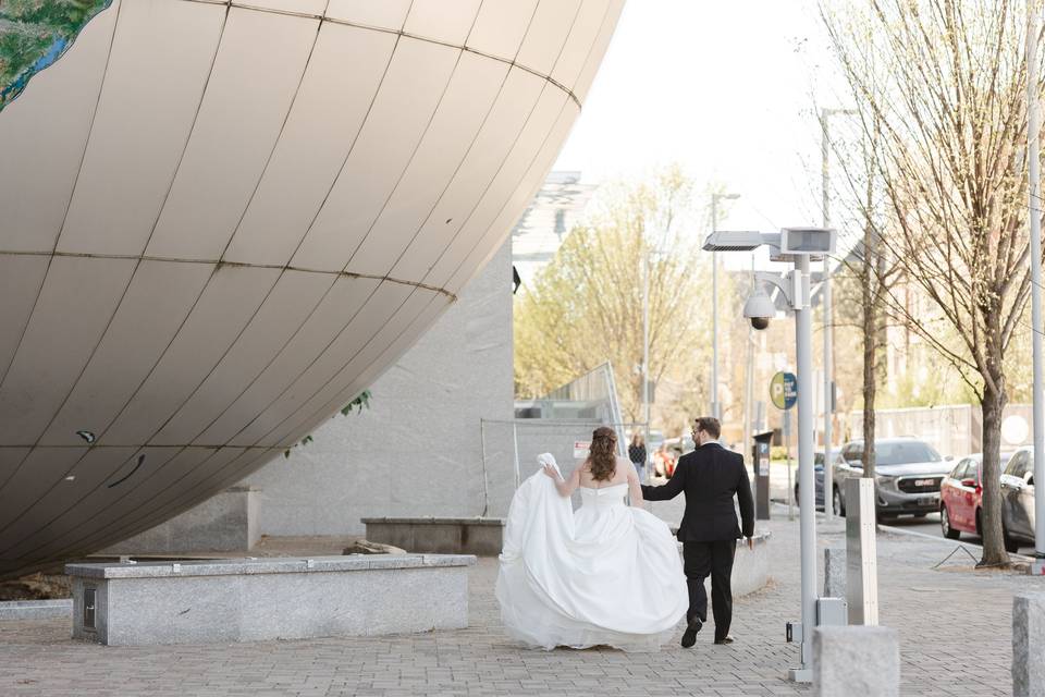 Bride & Groom outside Museum