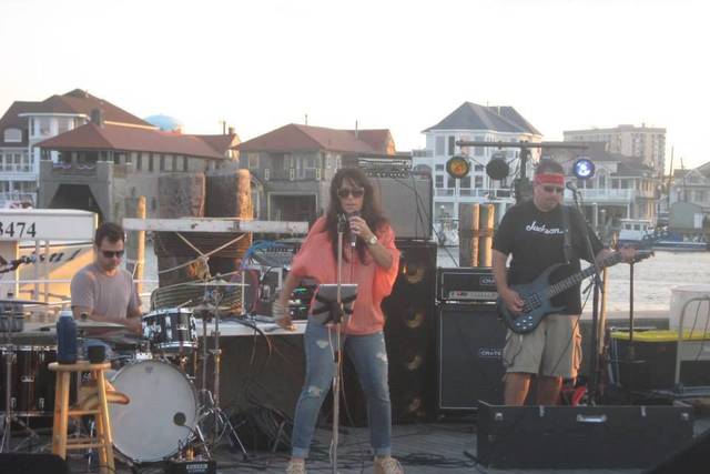 Cool With Me performing