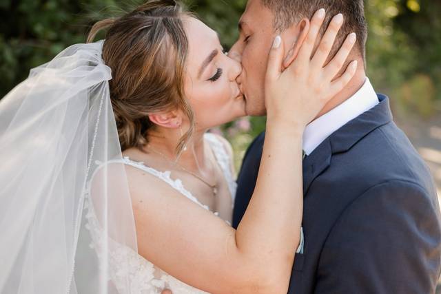 Romantic Kiss