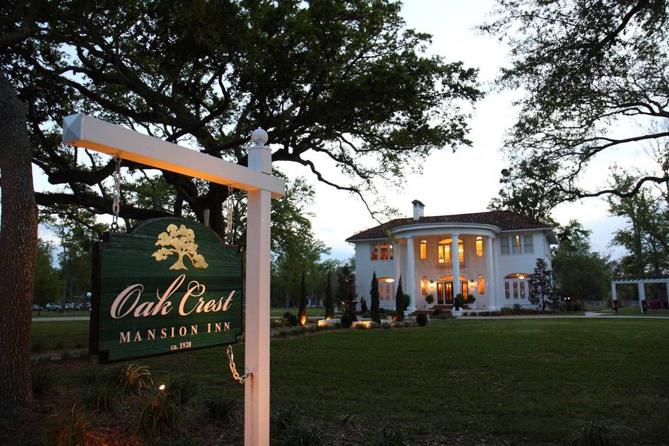 Oak Crest Mansion Inn