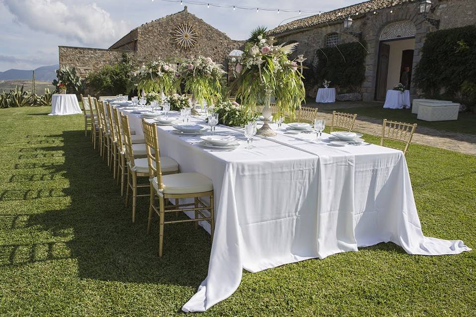 Alfresco reception setup