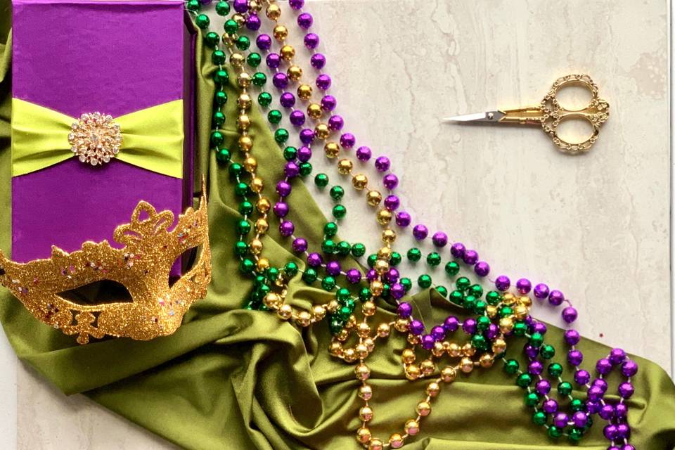 Mardi gras silk box suite