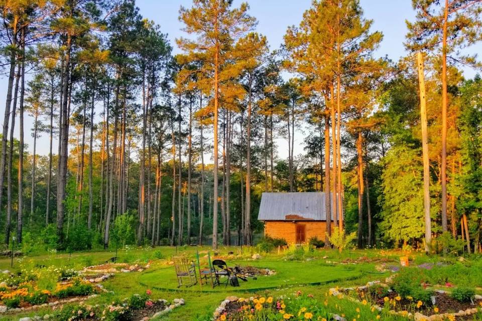 Pond Cabin/Groom's Room