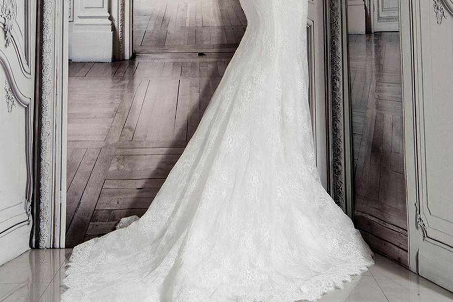 Style # 32848160This sheath gown features a sweetheart neckline with a natural waist in lace. It has a chapel train. This gown is Exclusive to Kleinfeld Bridal.