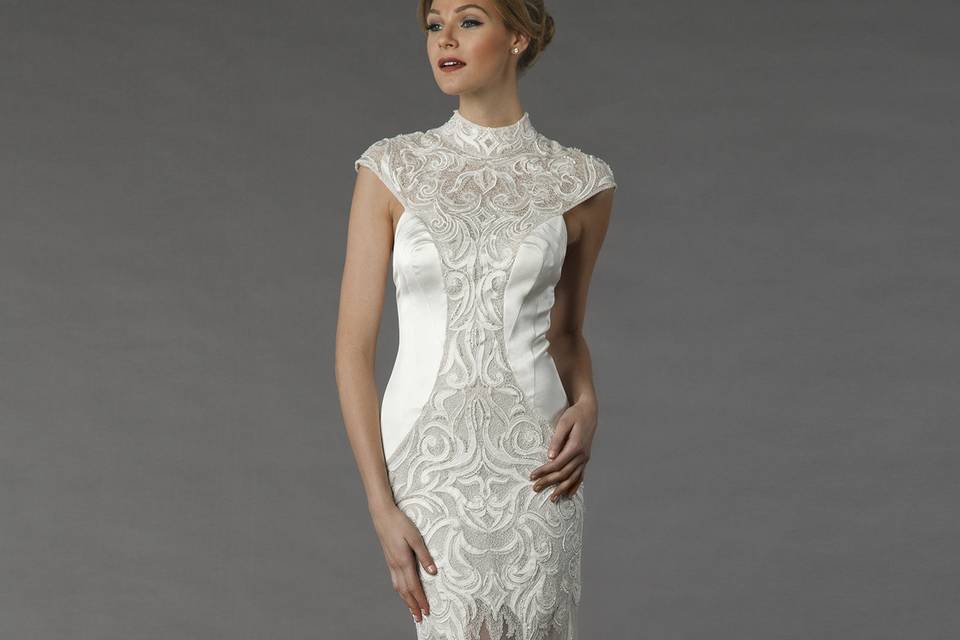 Tony Ward 37F14		This sheath gown features an high neck neckline with in silk. It has a sweep train and cap sleeves.