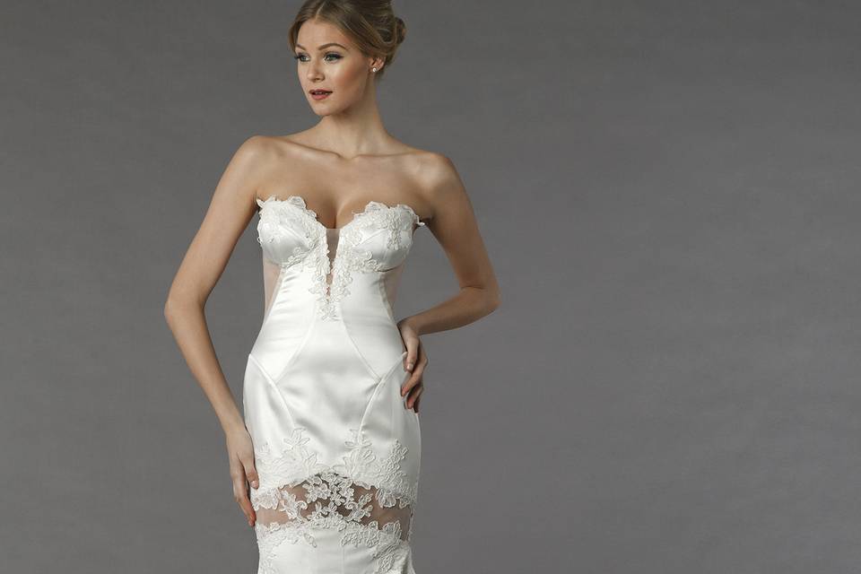 Style	4367		This a-line gown features a sweetheart neckline with a natural waist in silk. It has a chapel train. This gown is Exclusive to Kleinfeld Bridal.
