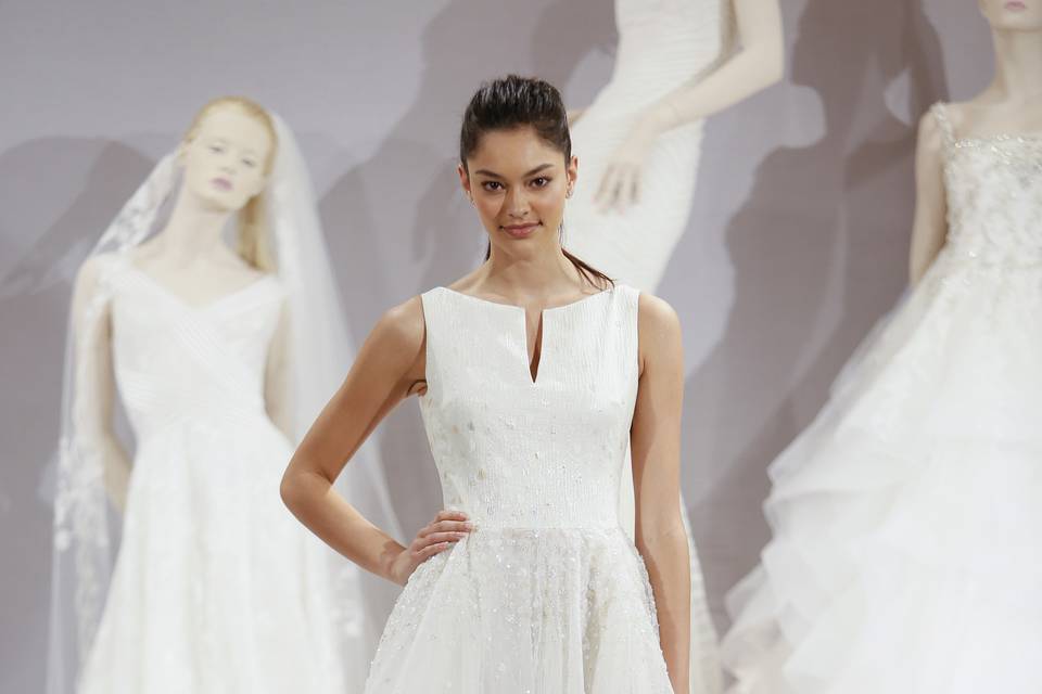 Tony Ward for Kleinfeld	Vanity		Off white sweetheart ballgown with lace ruffles, band detailing and a tulle skirt.