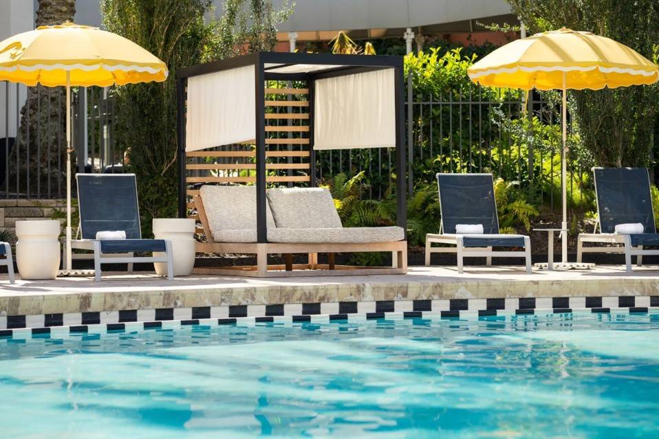 Pool seating