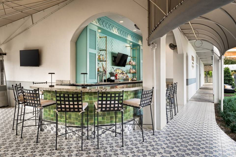 Reign bar