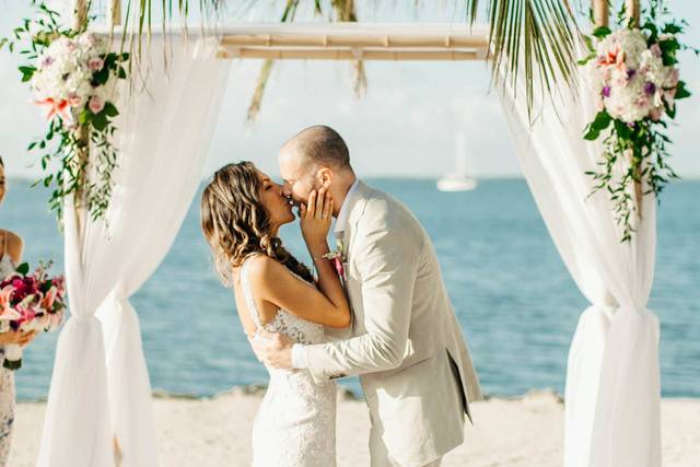 Florida Destination Weddings Made Easy! At Key Largo Lighthouse