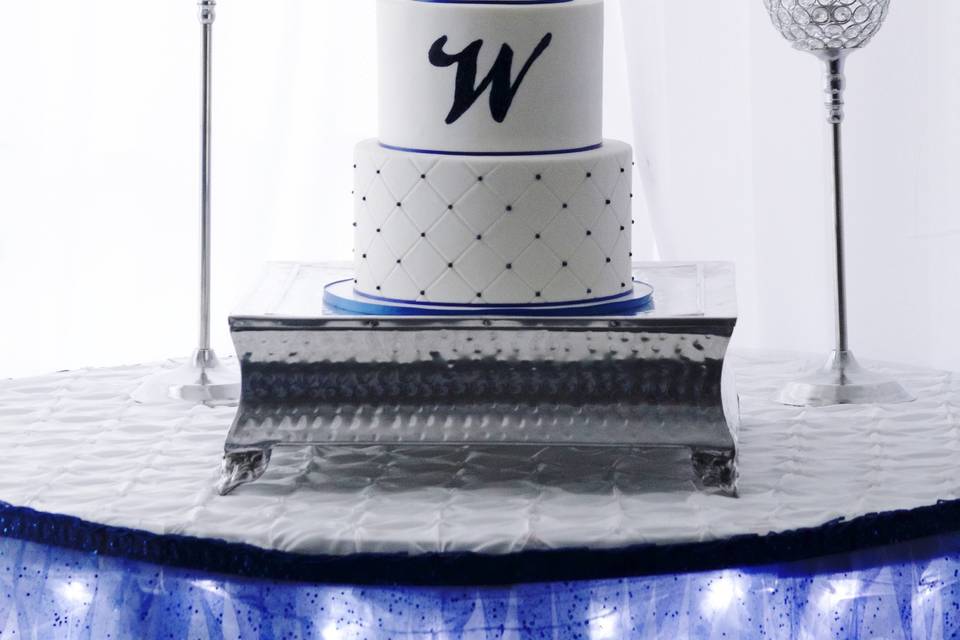 White and navy blue cake