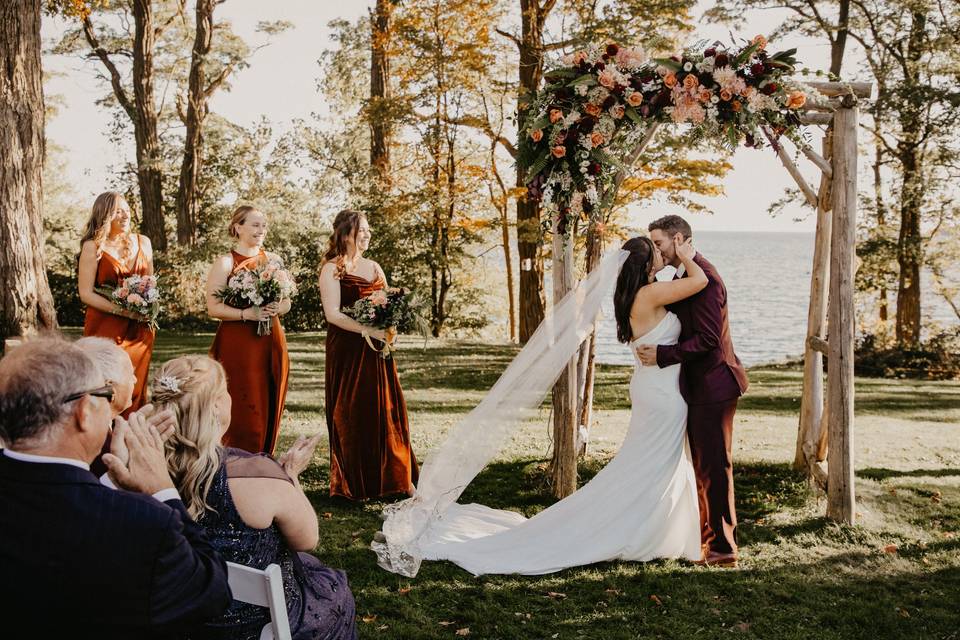 Arbor Decor