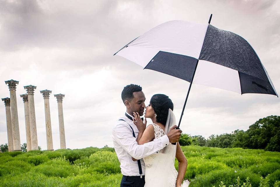 The Capitol Columns is the perfect location for ceremony or cocktail hour