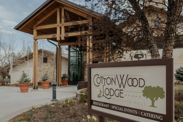 Cottonwood Lodge