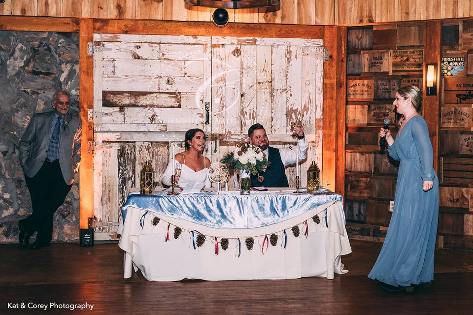 Couple at the sweetheart table