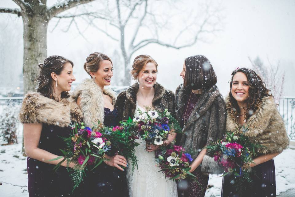 Bridal party in the snow | Photos By Lindsay