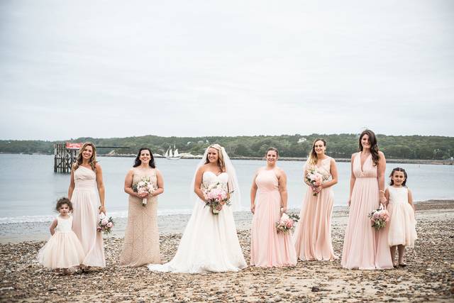 Bride and her Bridemaids