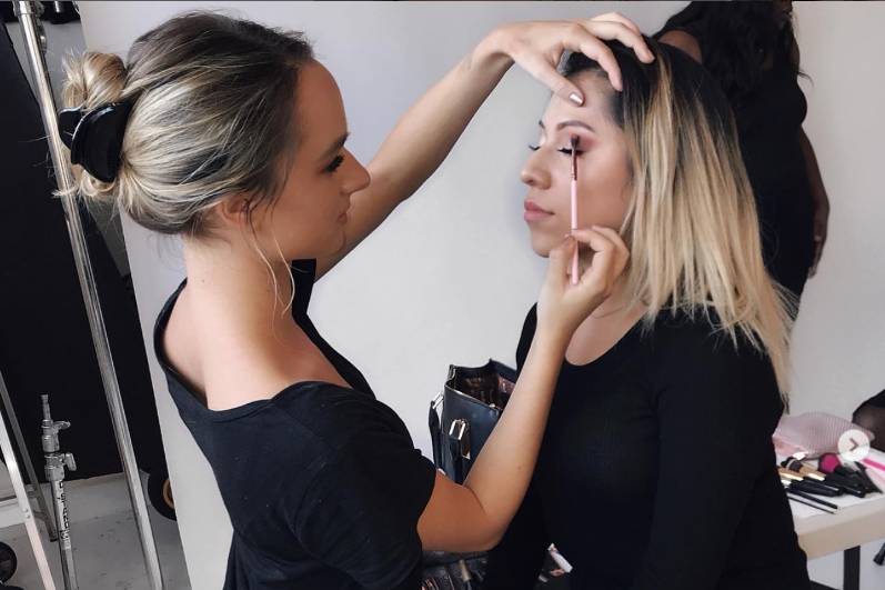 Diaconu MUA