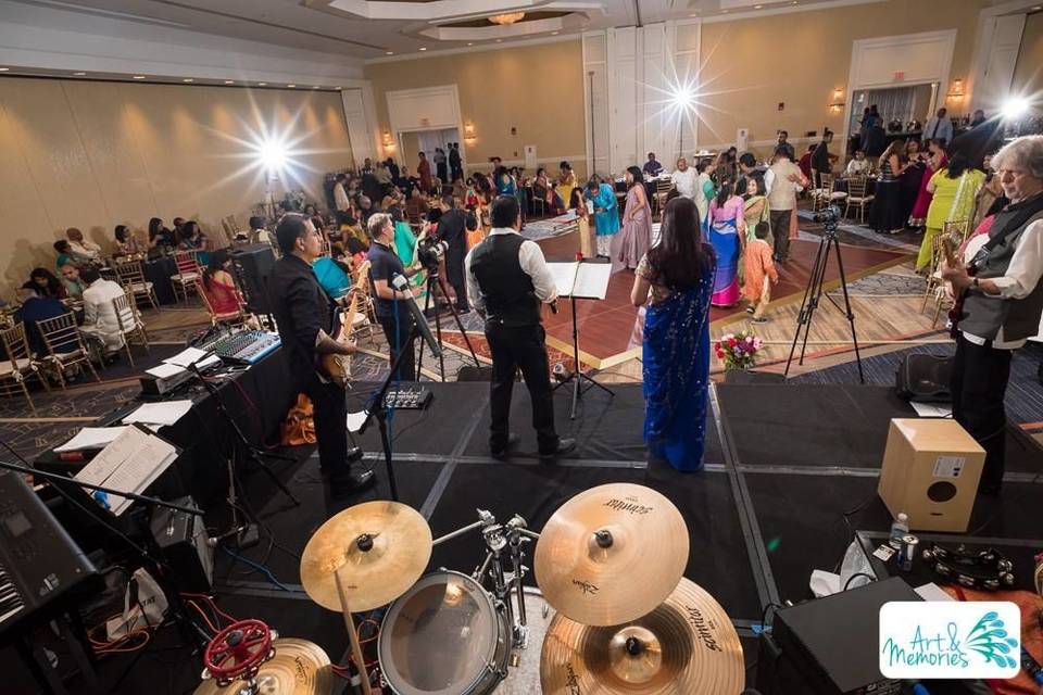 Din Check Bollywood Band