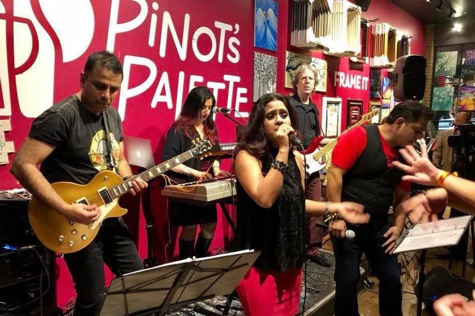 Din Check Bollywood Band