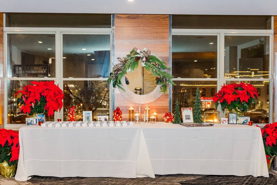 Place Card & Gift Table