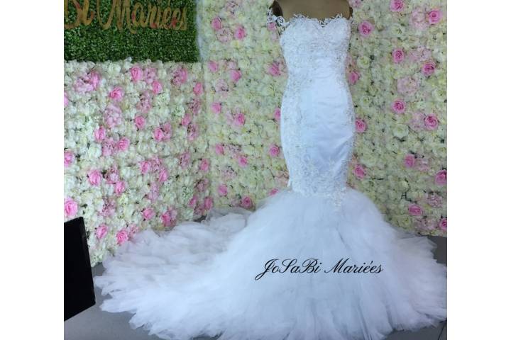 Ruffled mermaid wedding dress