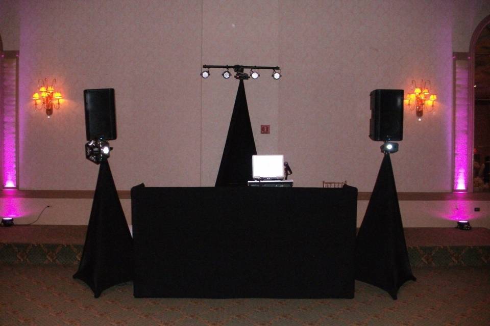 Black wedding setup