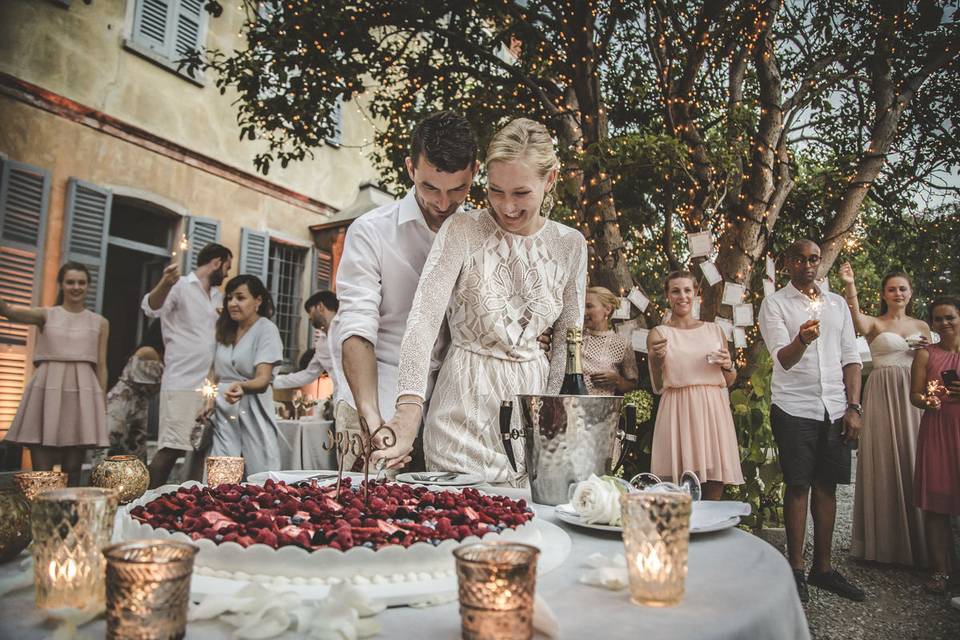 Cake cutting