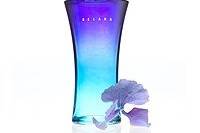 A perfectly balanced, sheer fragrance that fits the perfectly balanced woman. Top notes like San Joaquin fig, wild bilberry and opal lotus flower are perfectly accented by wild Southern Indian tuberose, milky sandalwood and cotton musk.