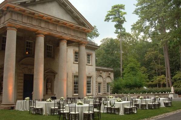 Swan House - Column Side