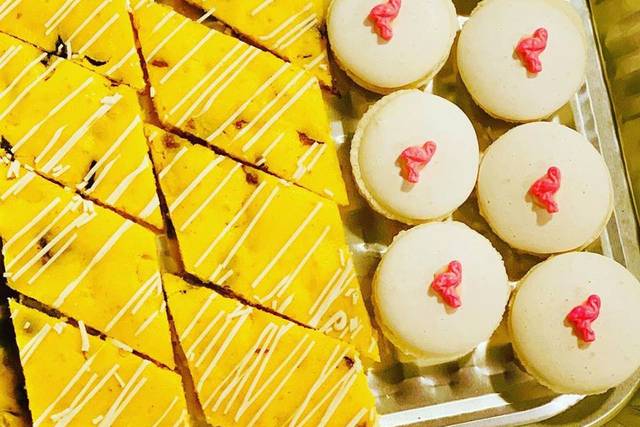 Lemon blondies and macarons