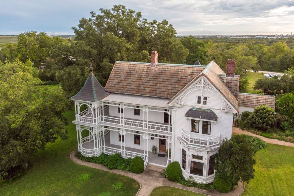 Barr Mansion Ballroom & Farmstead