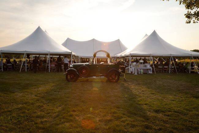 Outdoor wedding receptions